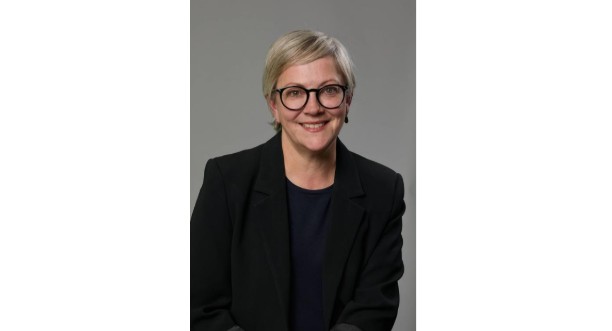 Fiona Newall headshot